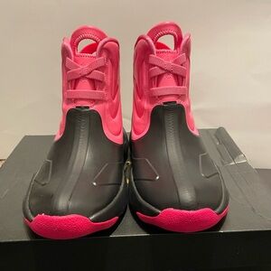 Brands new. Never worn. Jordan Drip 23